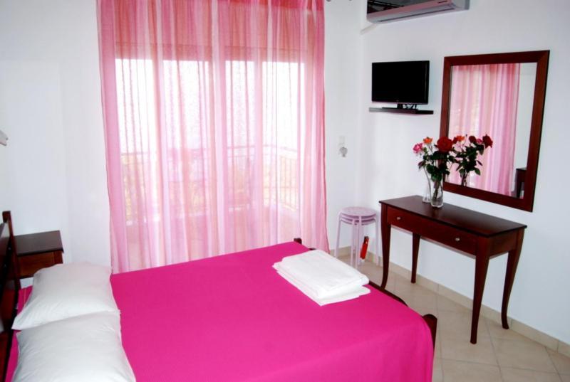 Hotel Αλκυονη Διαμερισματα Paralia Vrachou Esterno foto